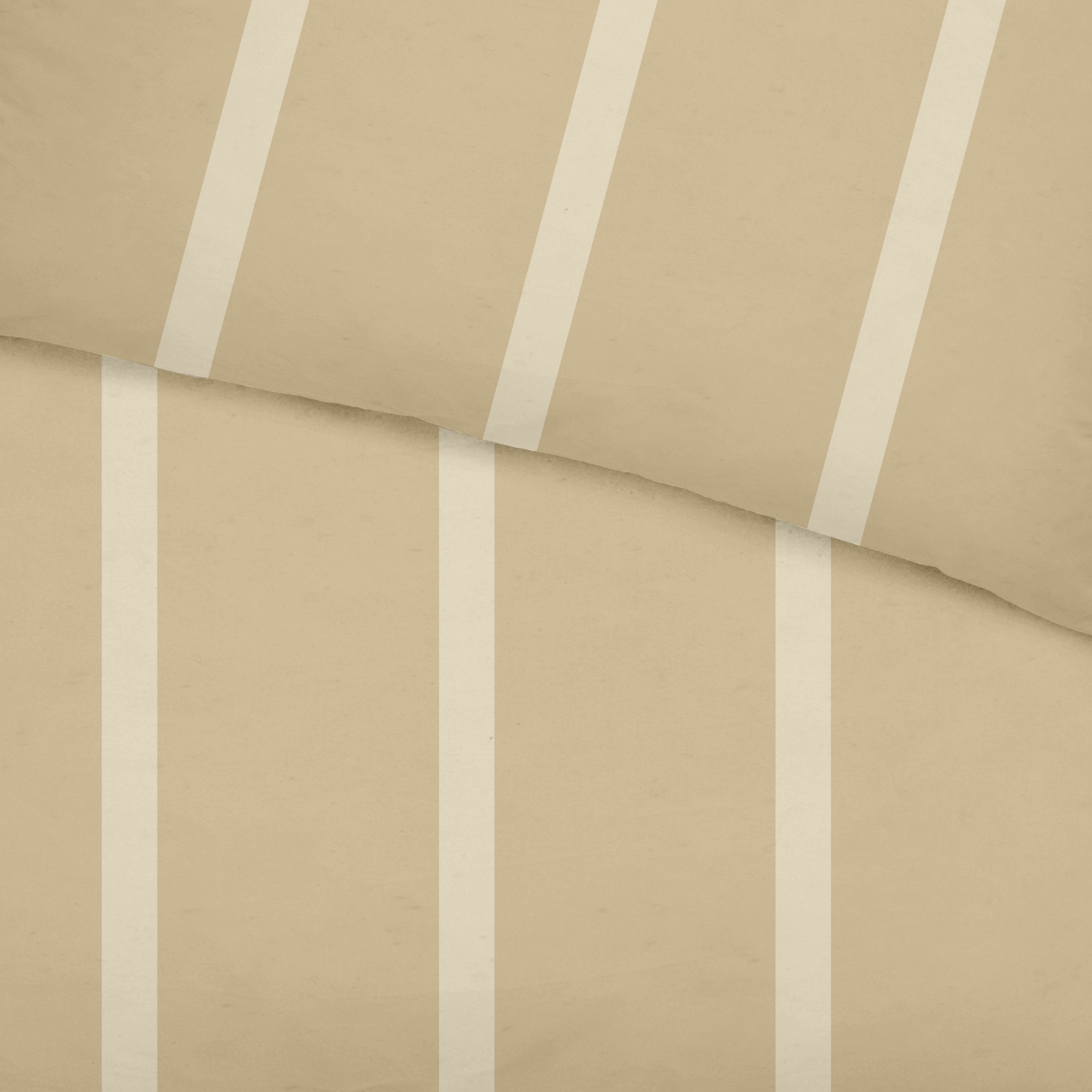 Detailaufnahme von der Mako-Satin Bettwäsche in Design von Streifen