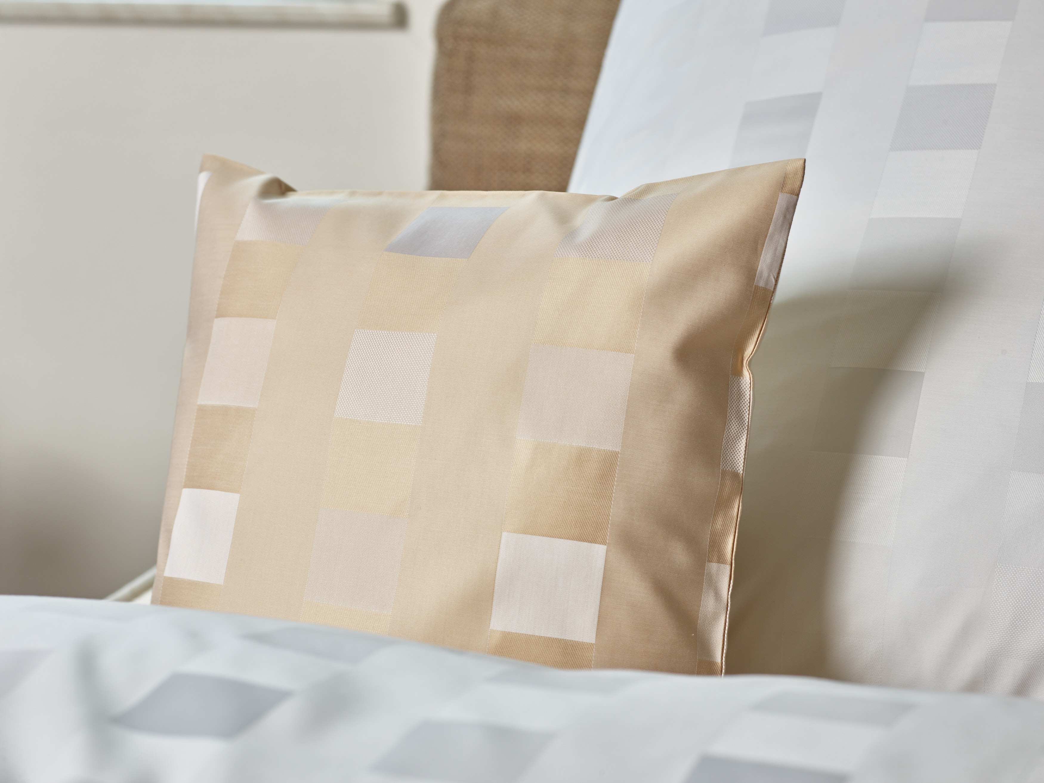 Ralph Bauer Damast-Kissen Karo Beige